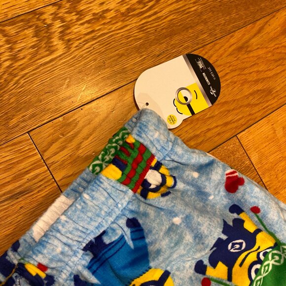 Minions Despicable Me Winter Christmas Holiday Fleece Pajama Pants Small NWT - Picture 5 of 7